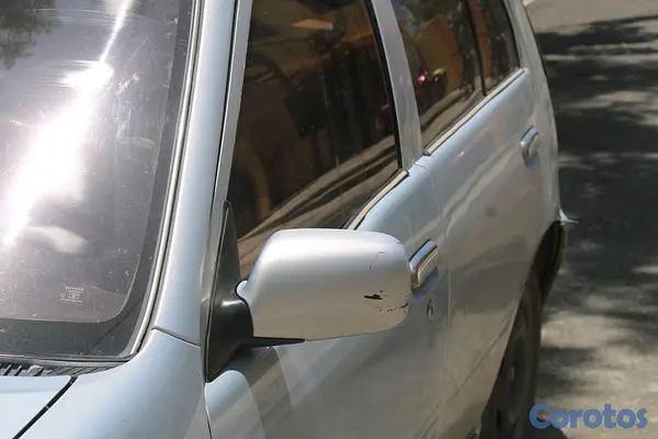 carros - Toyota Starlet año 2000 4