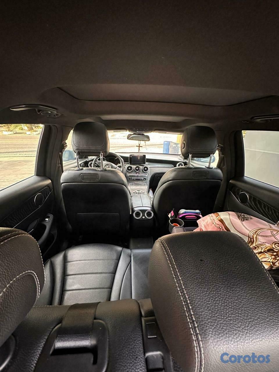 jeepetas y camionetas - Mercedes Benz GLC300 2018, negociable  2