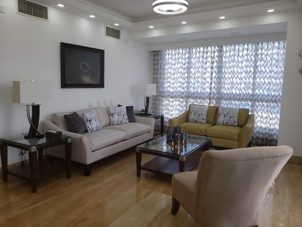 apartamentos - Apartamento en alquiler  amueblado de 3 habitaciones en Naco