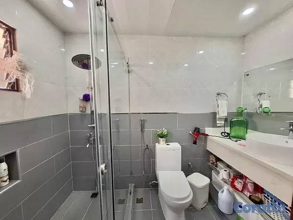 apartamentos - vendo renacimiento pis 5 dos habitaciones balcón parqueo dos baños área de lavad 6