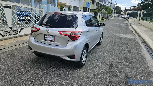 carros - Toyota vitz 2020 4