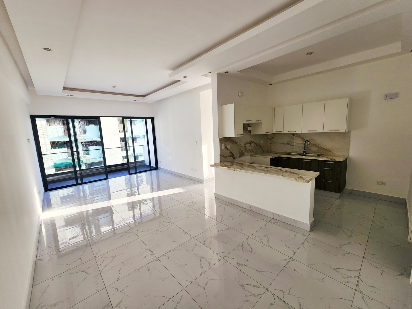 apartamentos - Apartamento NUEVO en venta, Evaristo Morales USD$220,000