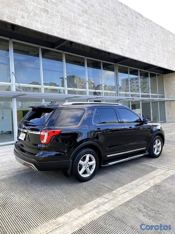 jeepetas y camionetas - Ford Explorer XLT 2017 – Único dueño – Comprada en 3