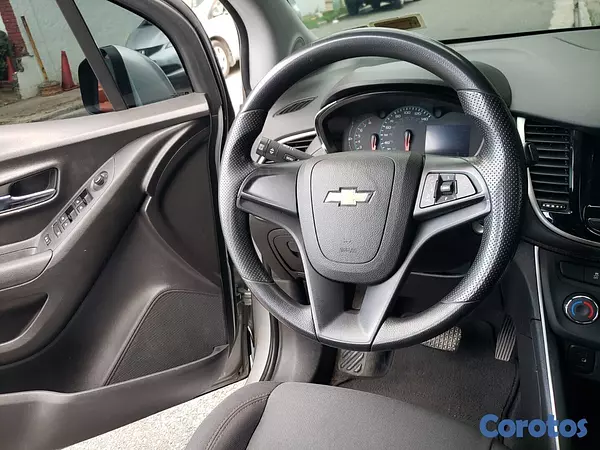 jeepetas y camionetas - CHEVROLET TRAX 2019 3