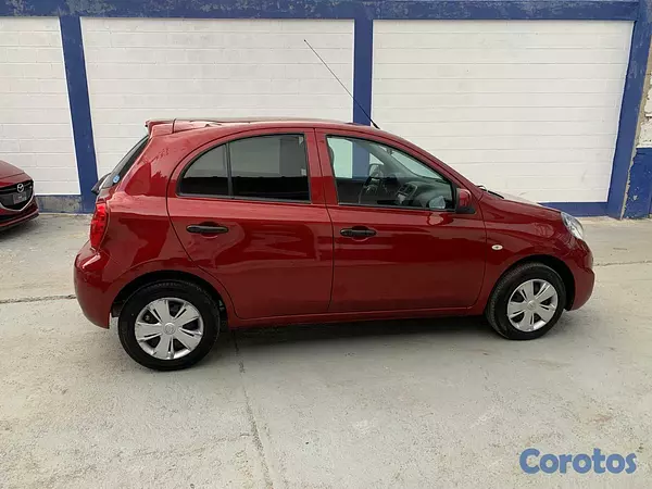 carros - NISSAN MARCH  3