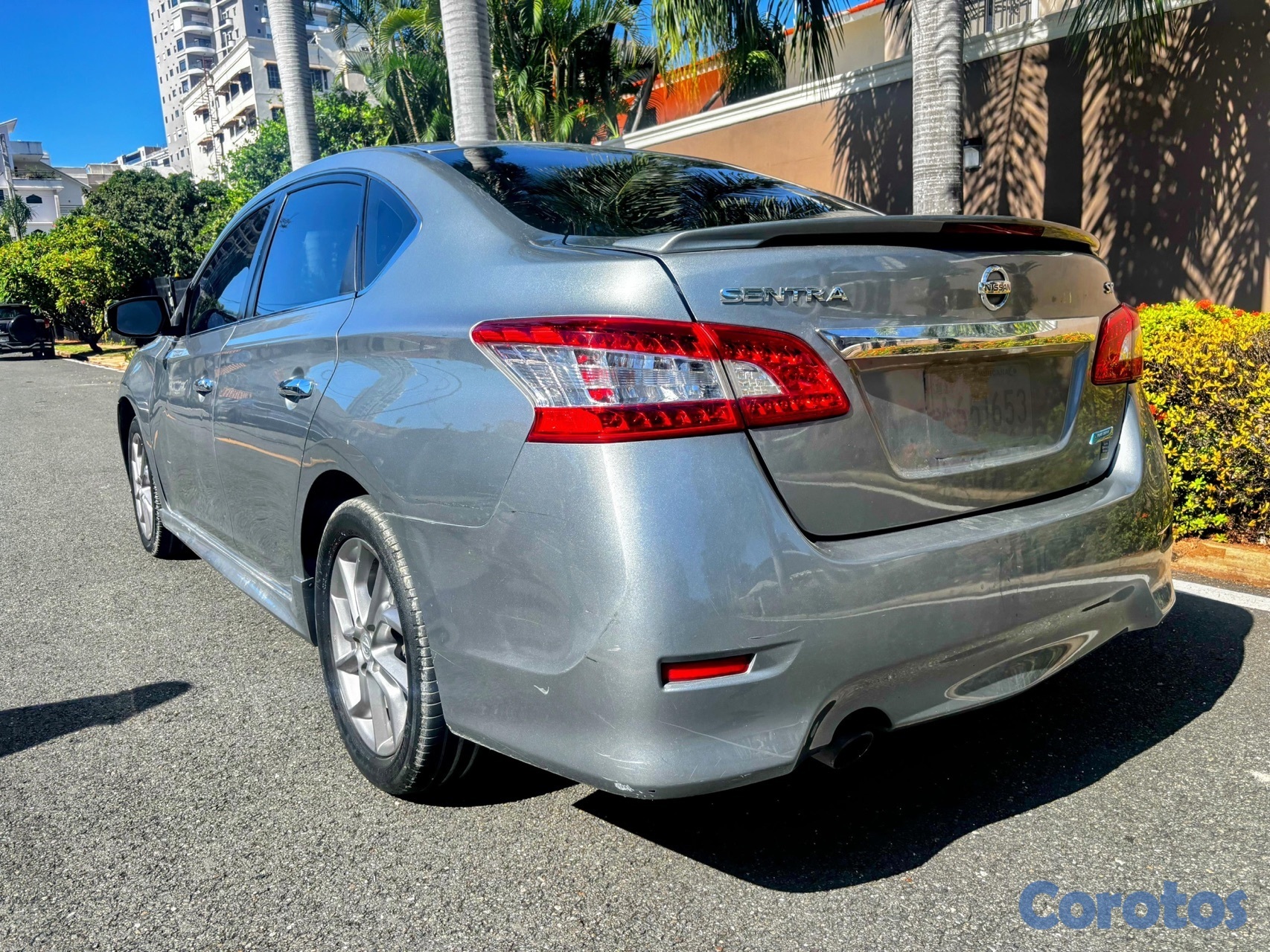 carros - vehículo en condiciones impecable  5