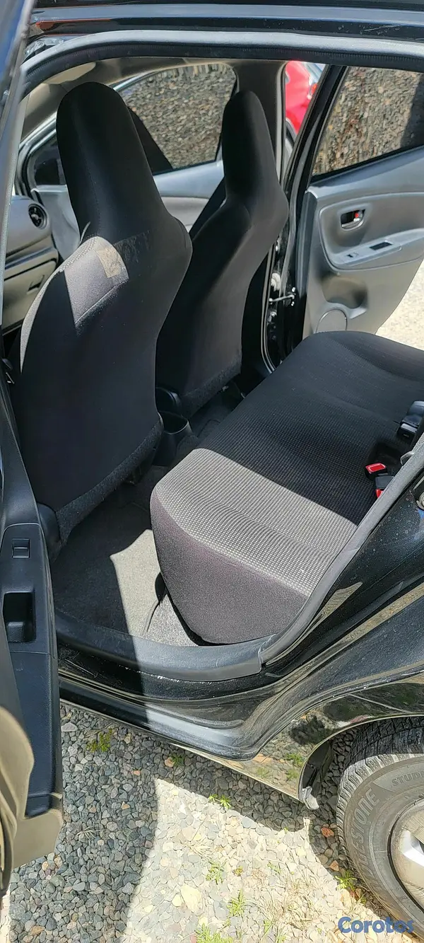 carros - TOYOTA VITZ  2019 7