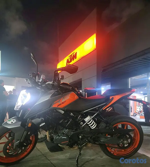 motores y pasolas - KTM Duke 200 2023 8