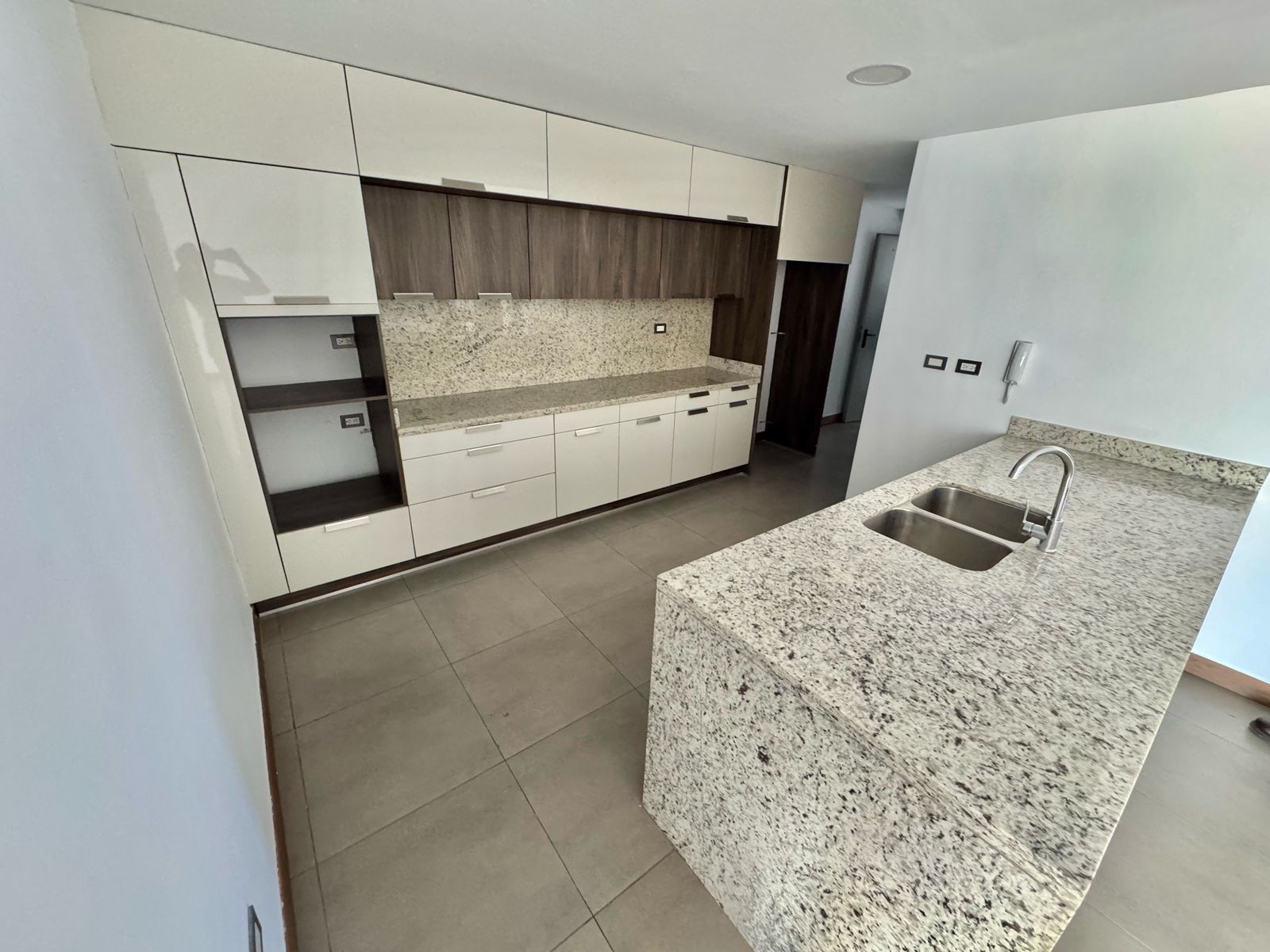 apartamentos - Apartamento en Venta y Alquiler BELLA VISTA SUR 3