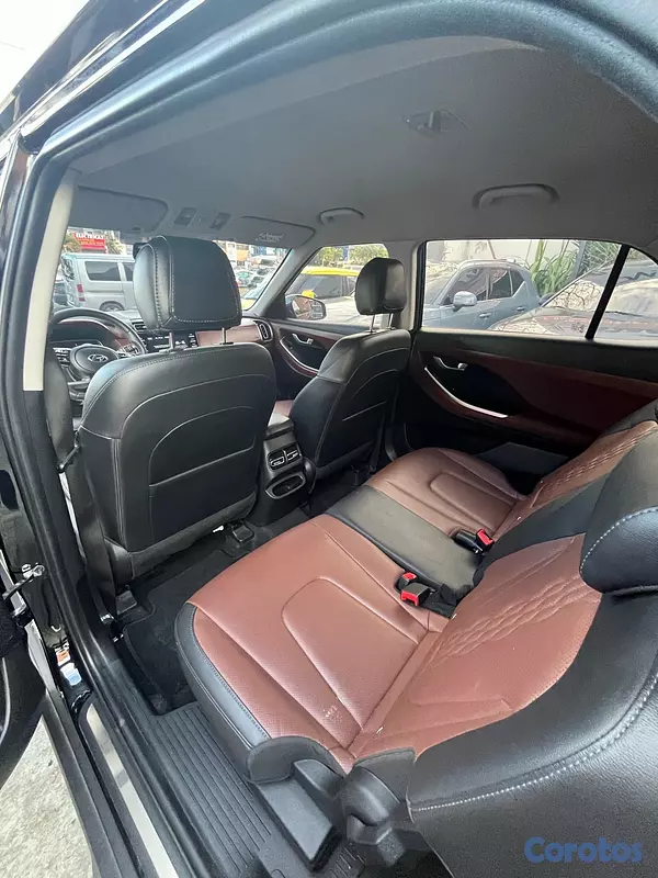 jeepetas y camionetas - Hyundai Cantus LUX 2022 5