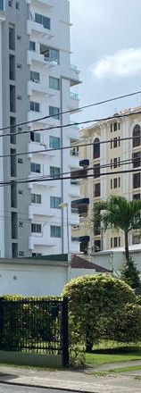 casas - Vendo terreno en el Ensanchez Naco 842.MTS2. 
Con 21 de frente 
Us$ 1,420,000  3