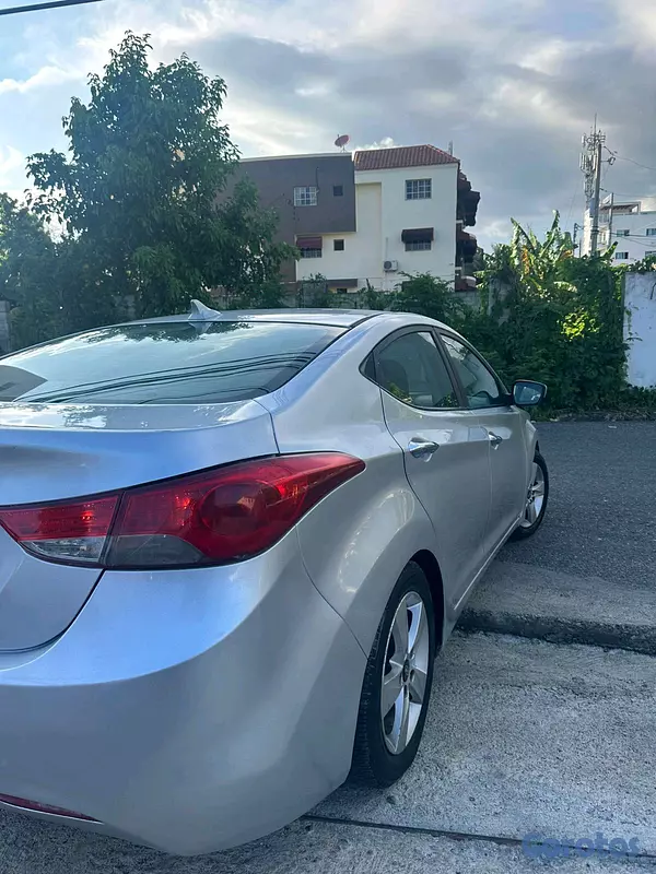 carros - hiunday elantra 2013 3