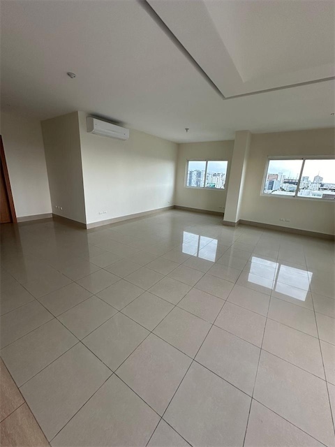apartamentos - Venta de apartamento con 400mts en bella vista con vista al mar  5