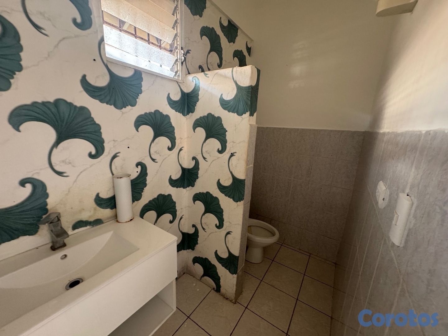 oficinas y locales comerciales - Excelente Local Comercial en el corazón de Bavaro.Disponible "ya" 2