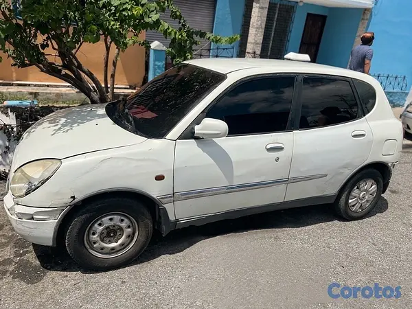 carros - Toyota Duet 2002 5