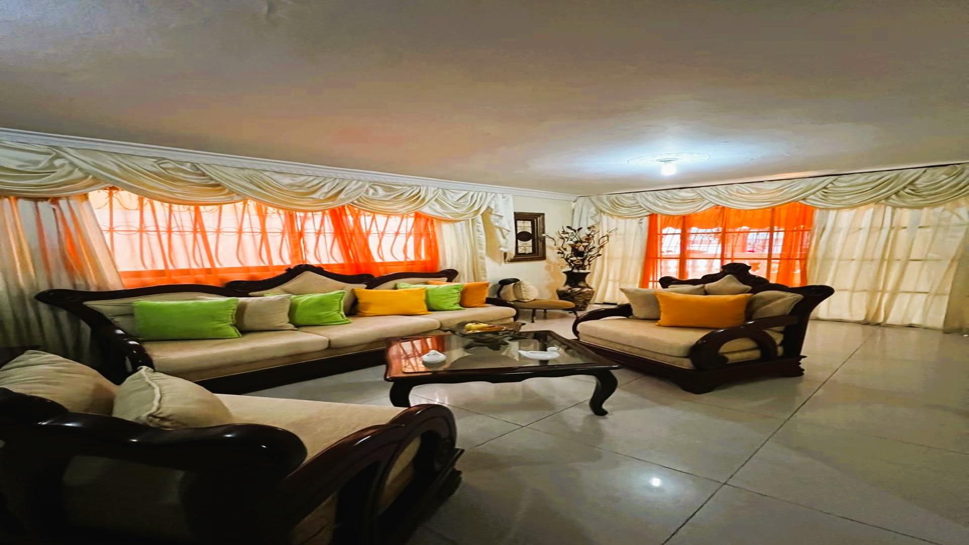 casas - Vendo casa para vivir o para inversión en Alma Rosa I 1