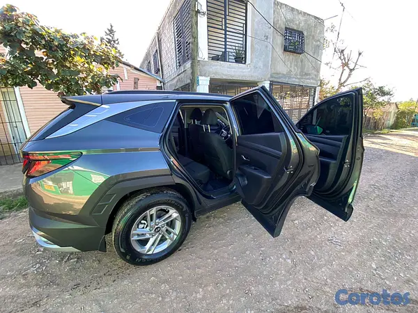 jeepetas y camionetas - Hyundai Tucson SE 2025  5