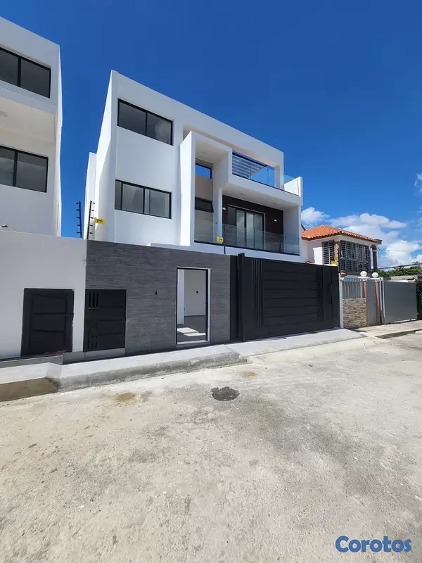 casas - venta de espectacular casa con piscina en la autopista de san isidro  5