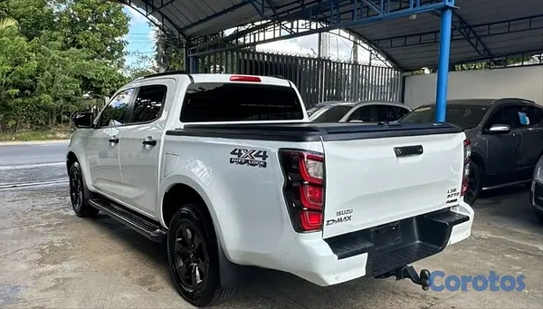 jeepetas y camionetas - 2025 Isuzu DMAX LSE 5