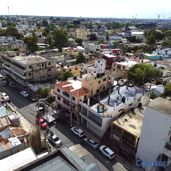 oficinas y locales comerciales - DE VENTA Amplio LOCAL COMERCIAL de Dos Niveles 📍EN 6