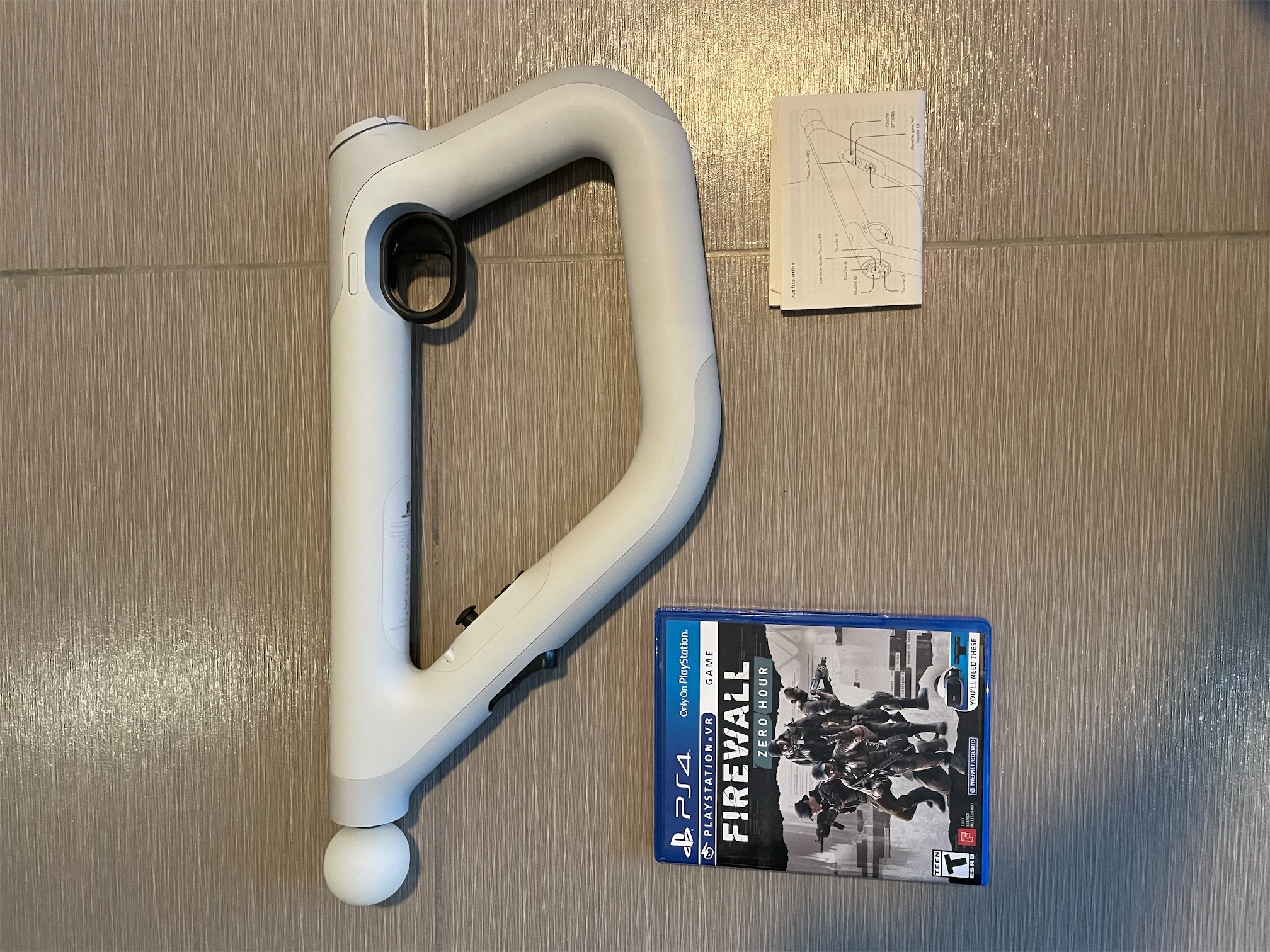 consolas y videojuegos - Pistola para PS VR, viene con un juego gratis.
