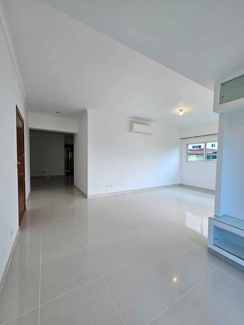 apartamentos - Amplio apartamento en renta  en el sector de Mirador Norte, próx. AV. 27 FREBREO