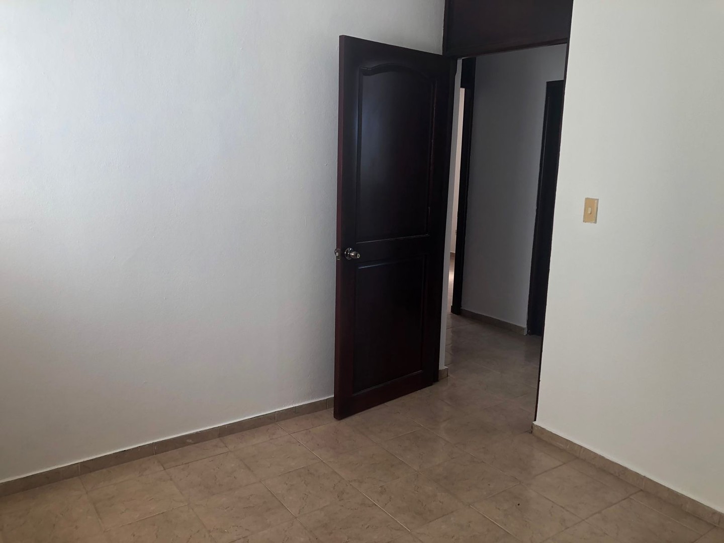 apartamentos - 4to Nivel Recien Romodelado en el Dorado II 6