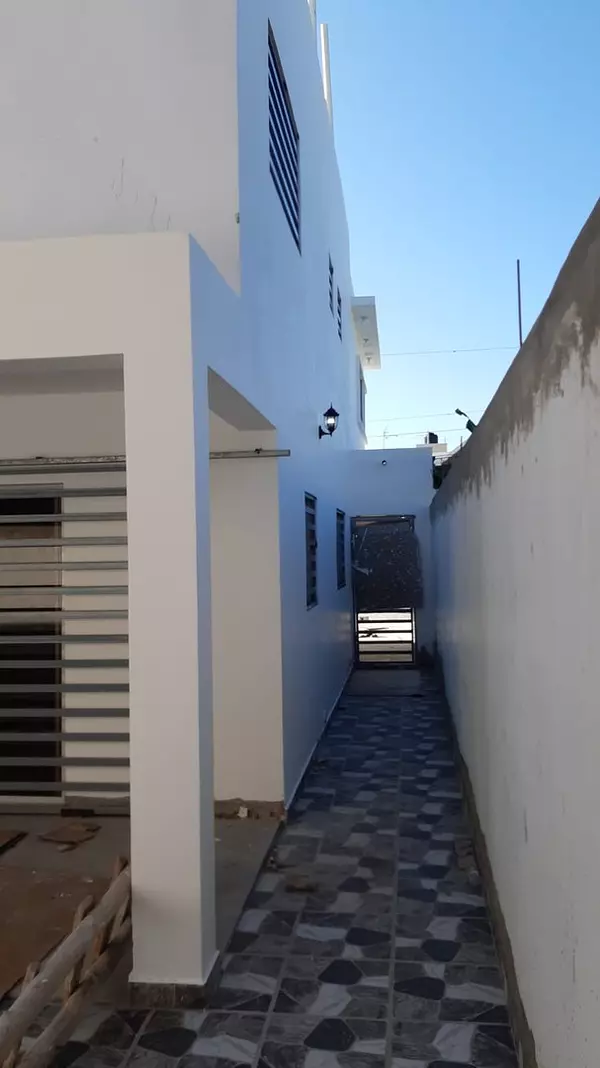 casas - Casa de dos niveles (M.J), Mirador del Este Charles San Isidro. VENDIDA 8