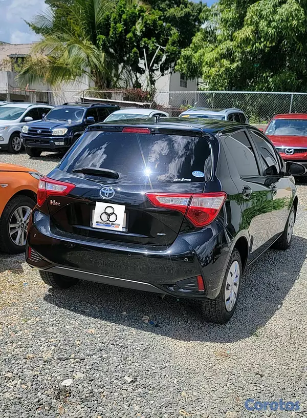 carros - TOYOTA VITZ  2019 8