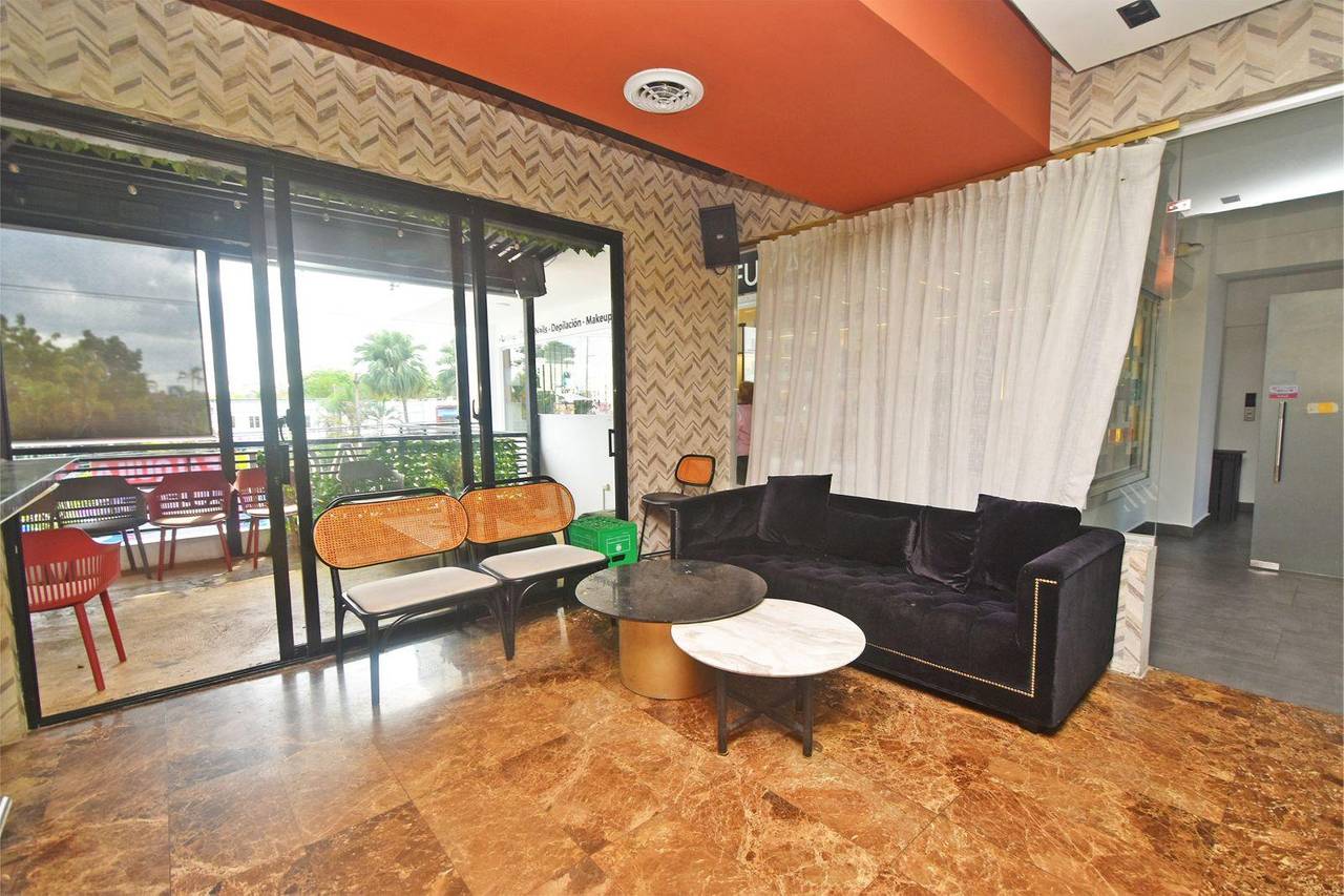 oficinas y locales comerciales - Alquiler de Local en La castellana 0