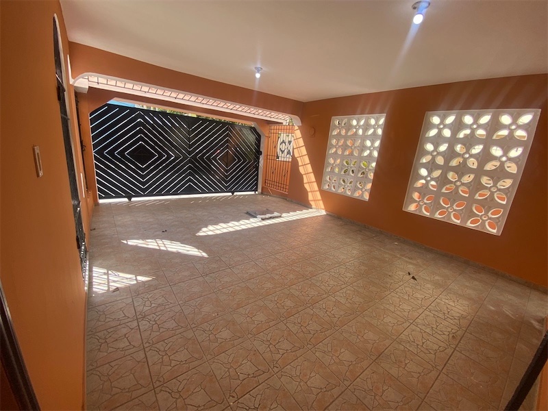 casas - Venta de casa de 340tms próximo a la Charles de Gaulle con amplio patio  7