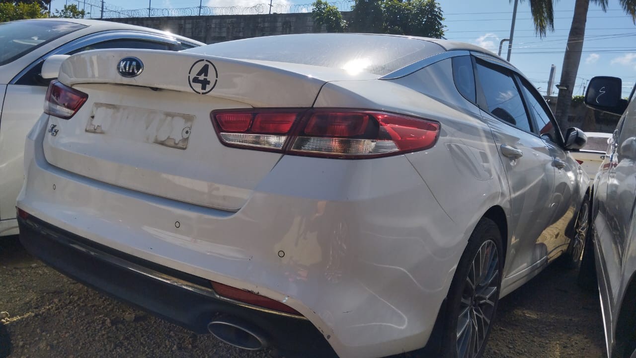 carros - KIA K5 2017 BLANCODESDE: RD$ 690,100.00 3