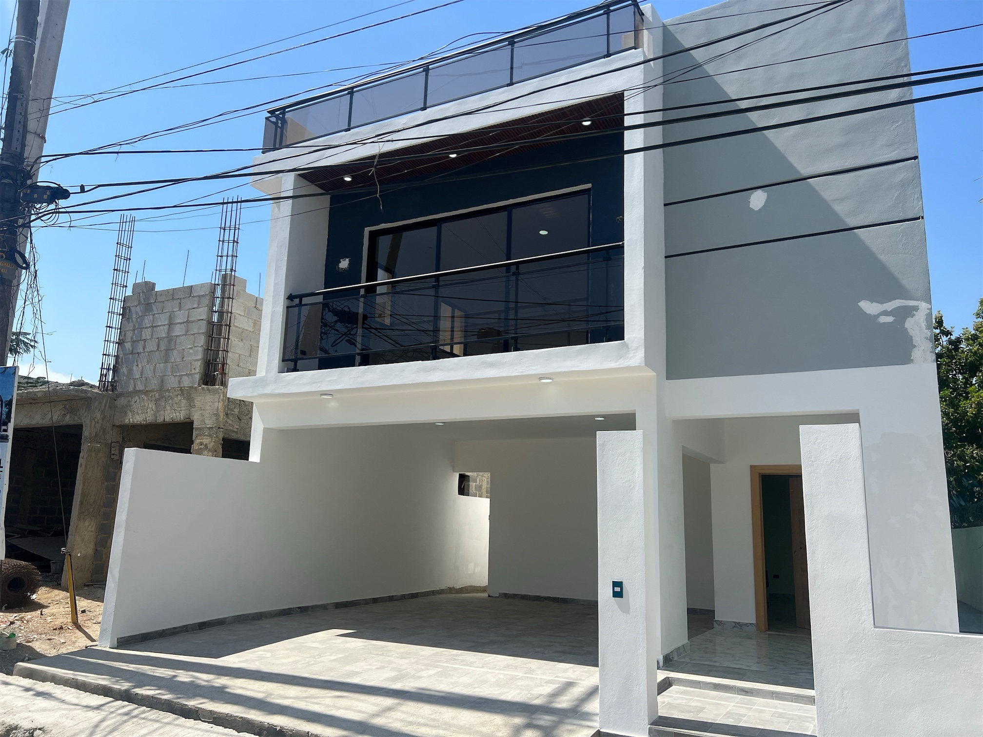 casas - Venta de lujosa casa con piscina en la autopista de san Isidro  9