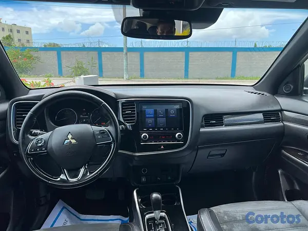 jeepetas y camionetas - MITSUBISHI OUTLANDER LE 2020  6