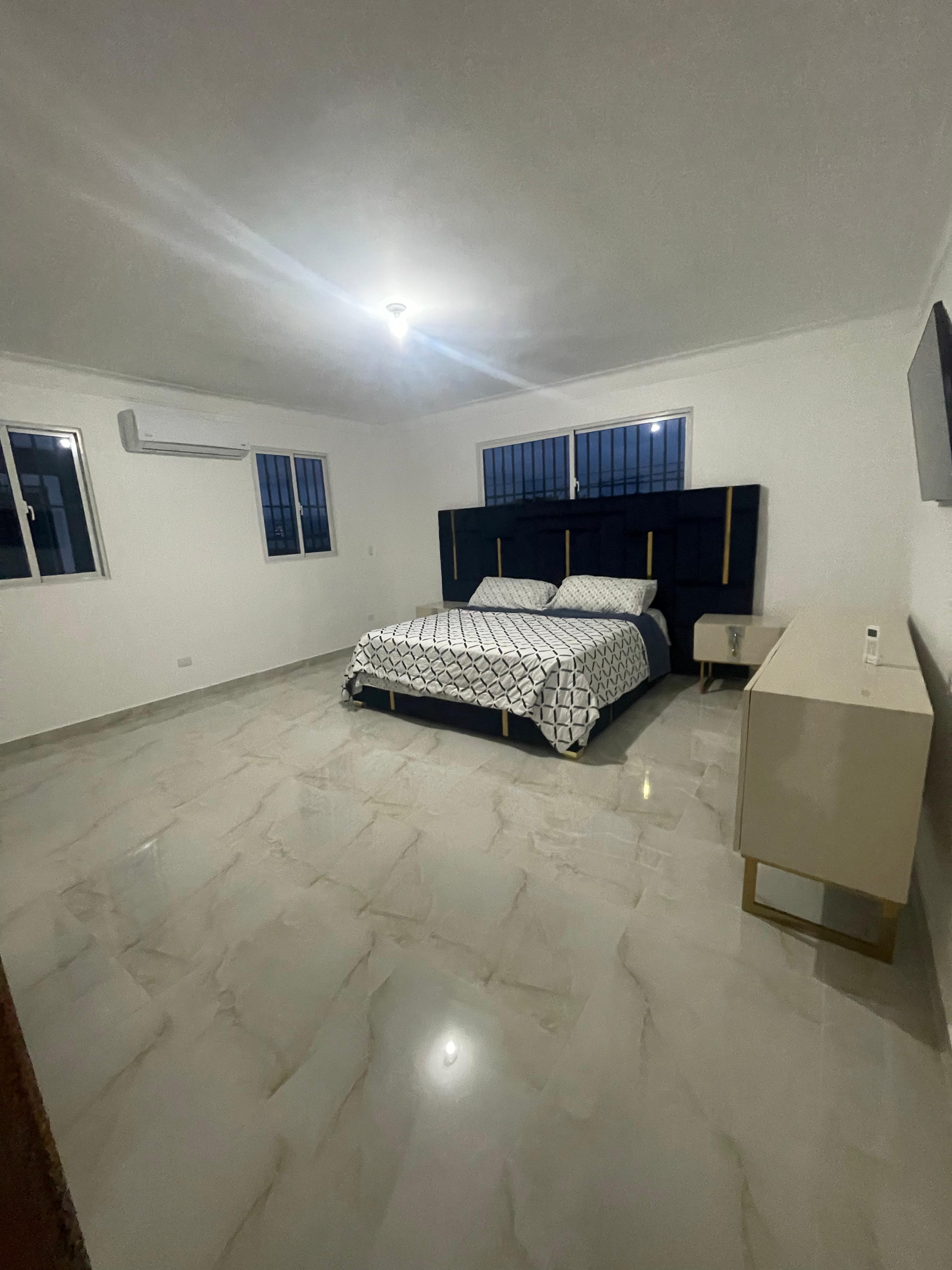 casas - CASA EN VENTA EN AV. HISPANOAMERICANA, SANTIAGO. 2