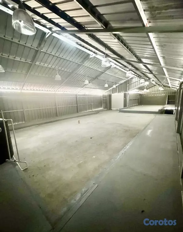 oficinas y locales comerciales - se alquila nave  5