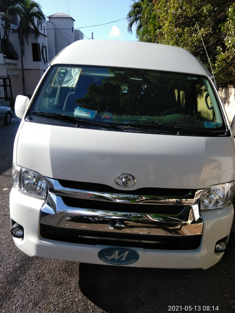 otros vehiculos - Toyota Haice 2018 gasoil negociable 