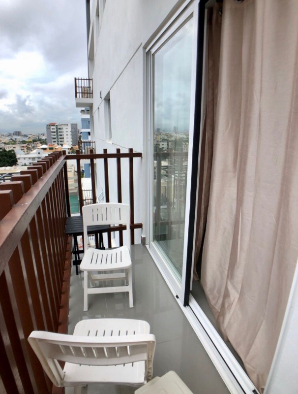 apartamentos - Alquilo En Evaristo Morales a dos esquinas de Acrópolis. Santo Domingo 6