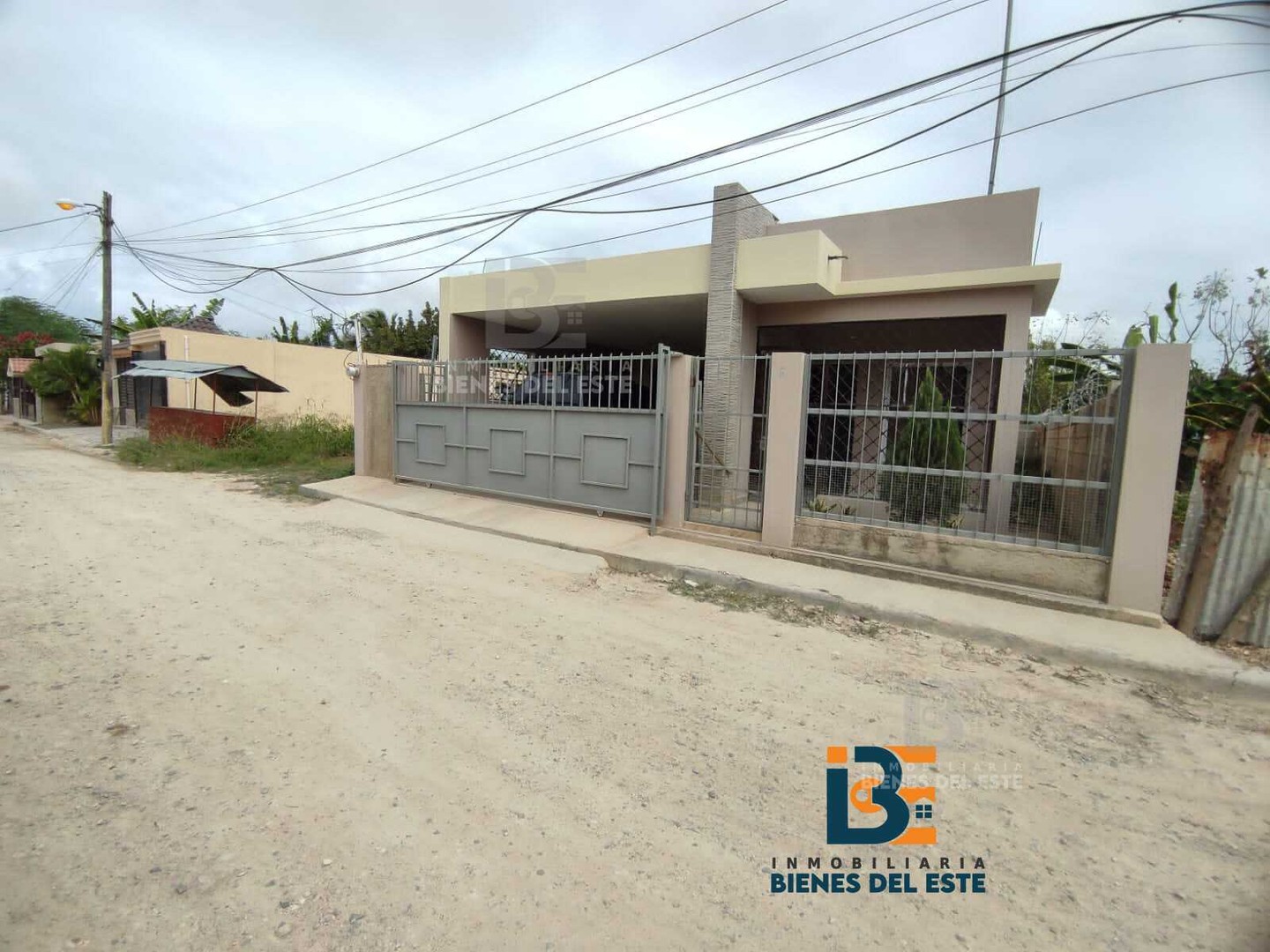 casas -  Casa en Villa Cesarina Detras de los Multi 0