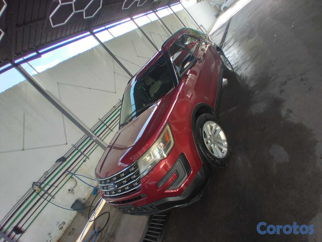 jeepetas y camionetas - Ford Explorer 2017 versión americana, único dueño  2