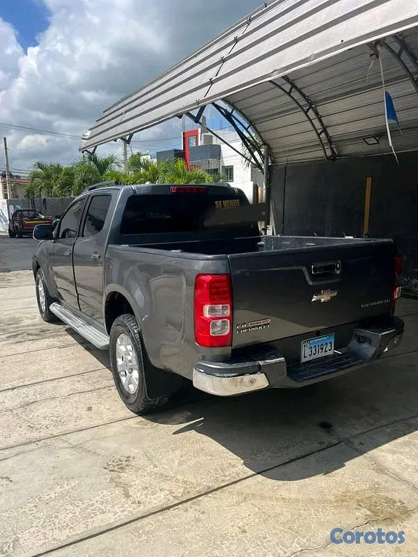 jeepetas y camionetas - chevolet colorado 2014 diésel  4