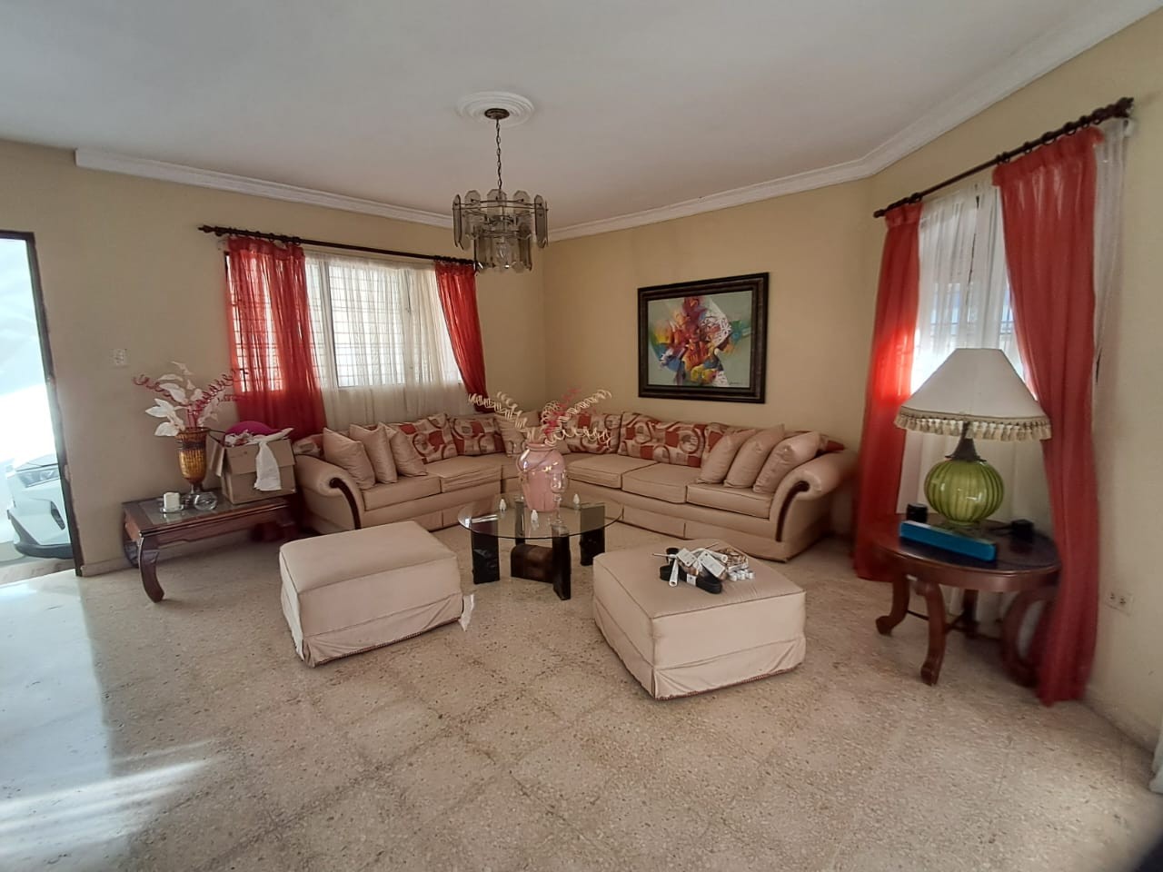 casas - En Venta Casa en Los Jardines del Sur
336.38 mts Solar
321 mts construcción  1