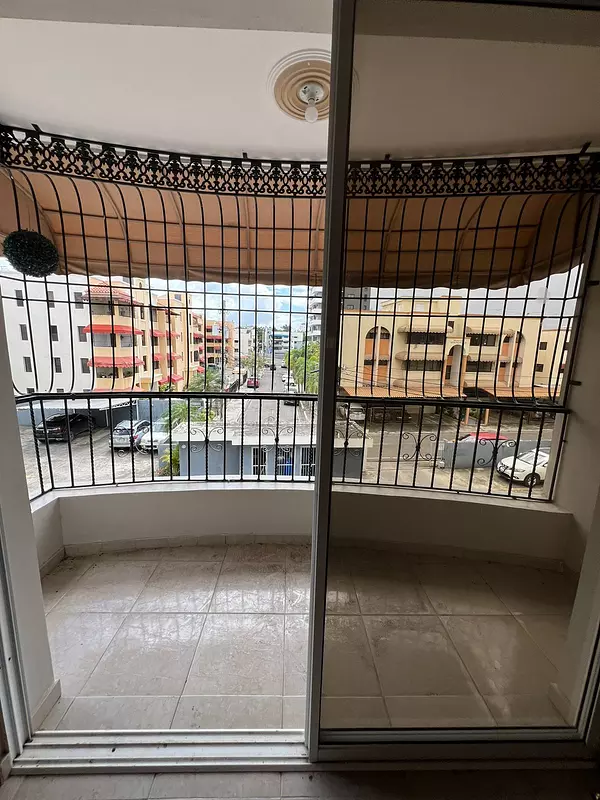 apartamentos - Amplio y Fresco 3er Nivel en La Española  5