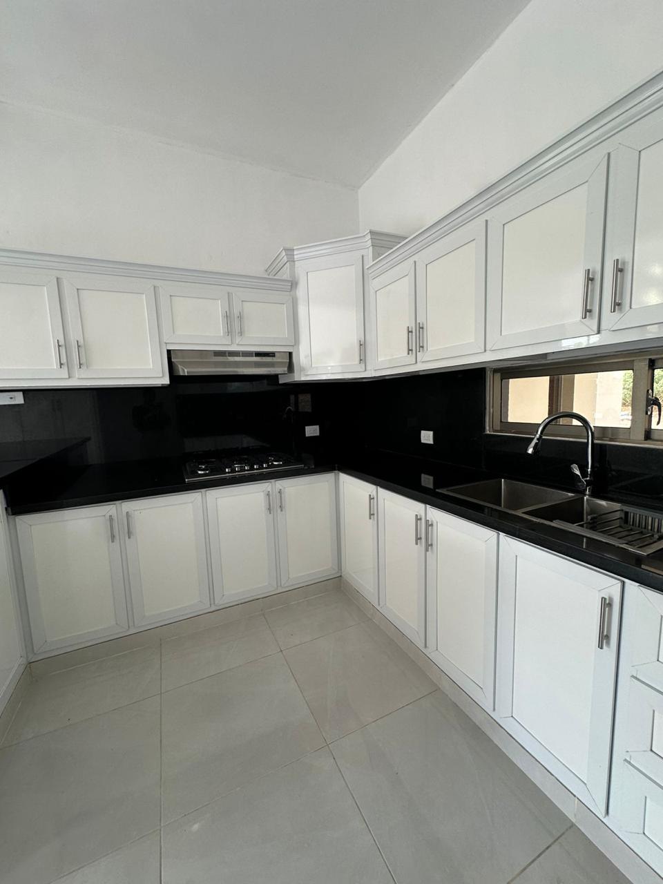 casas - CASA EN VENTA EN RESIDENCIAL CERRADO EN LA VEGA. 4
