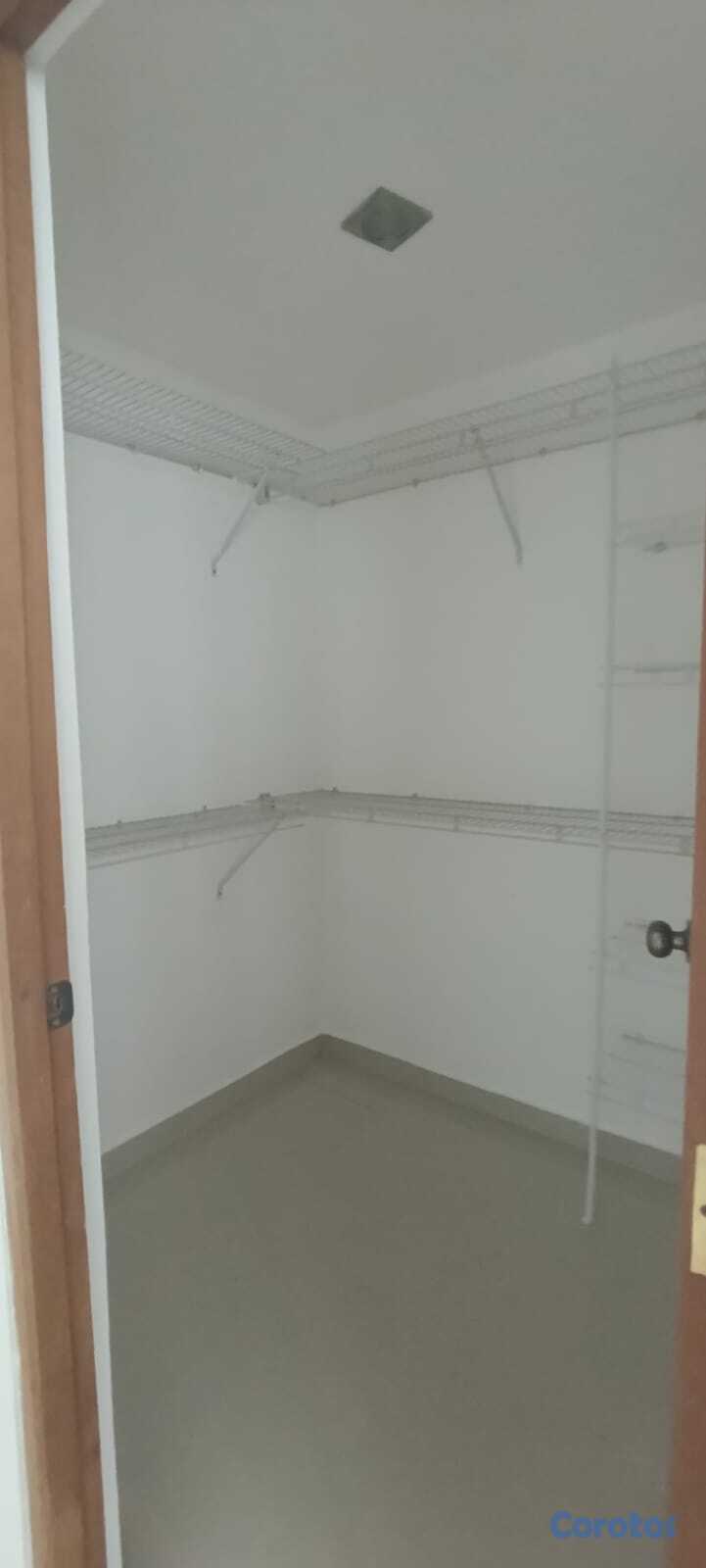 apartamentos - Renacimiento Amplio Apartamento en Torre Moderna 8