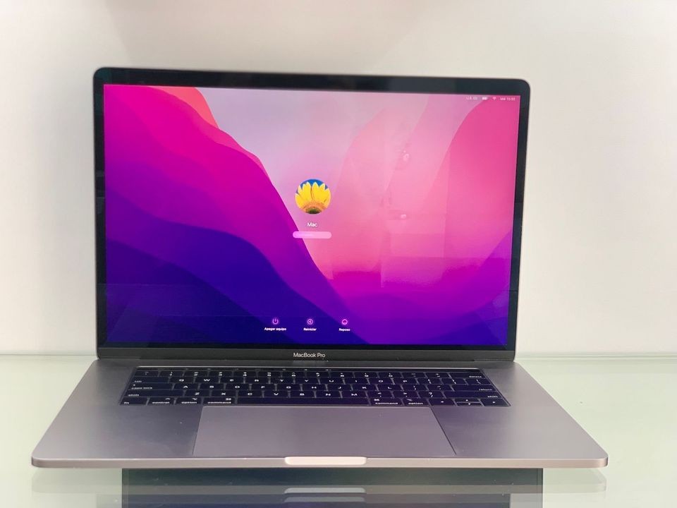 computadoras y laptops - Macbook pro 15 2018 core i9, 32gb ram, 512ssd $60,000 3