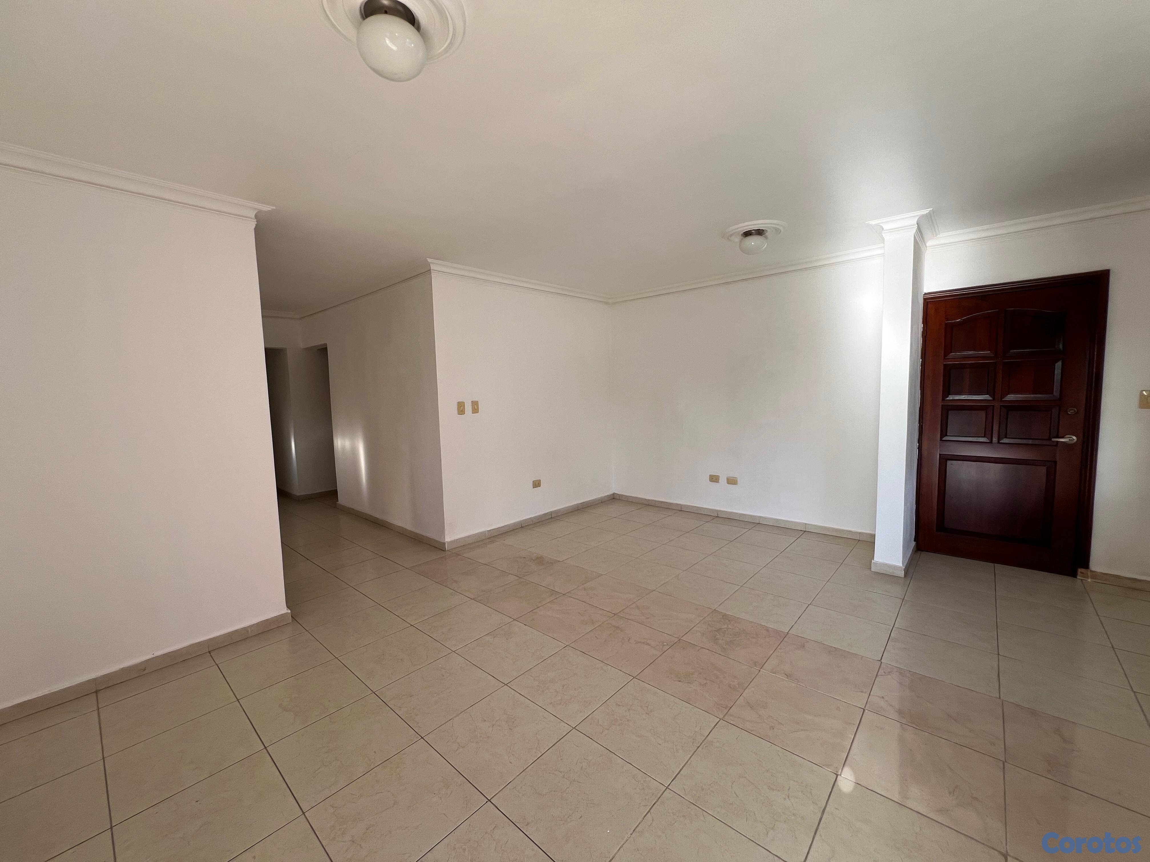 apartamentos - Apartamento en alquiler ubicado Evaristo Morales de 3 habitaciones  1