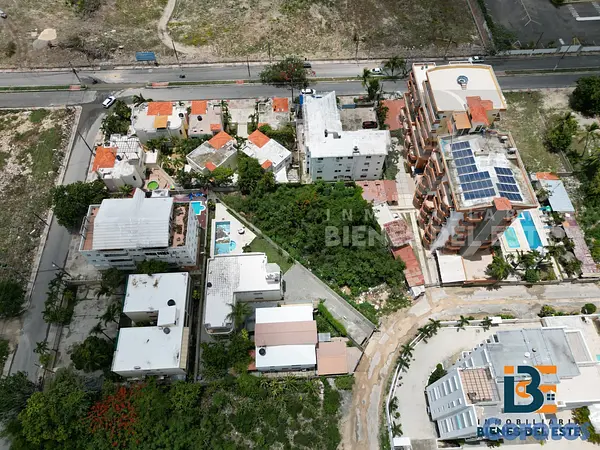 solares y terrenos - VENDE Excelente Solar con 1,024 metros en el CENTR 8