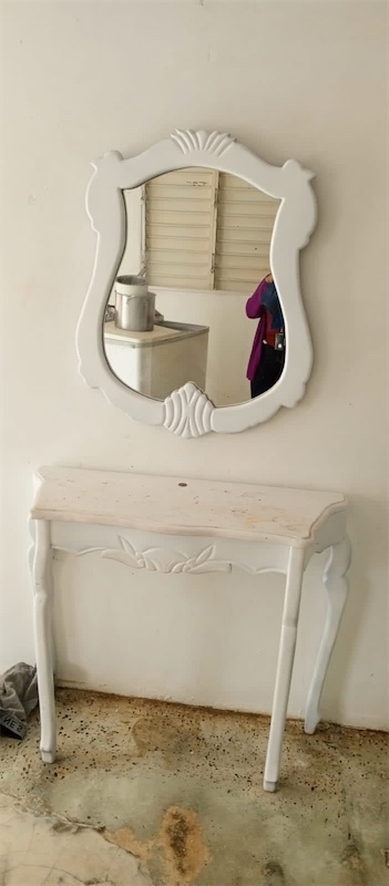 muebles y colchones - Repisa con espejo en caoba 