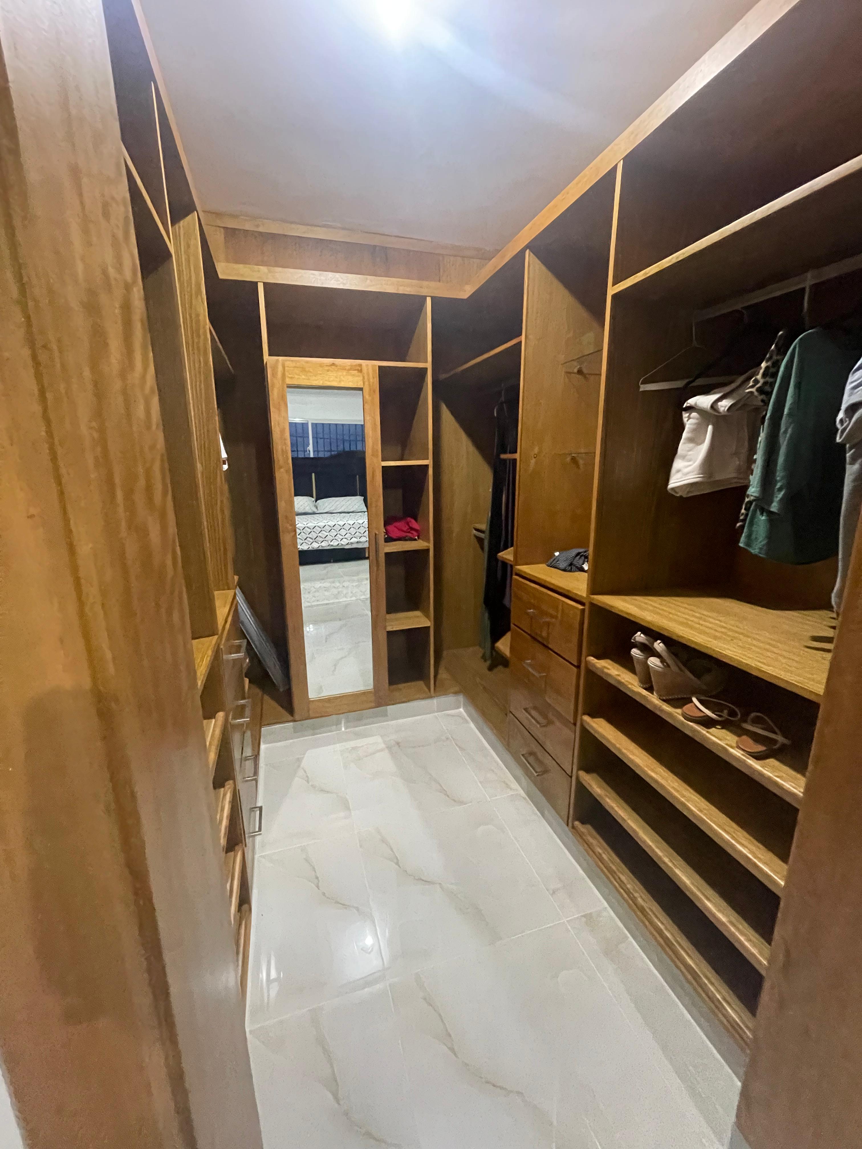 casas - CASA EN VENTA EN AV. HISPANOAMERICANA, SANTIAGO. 3